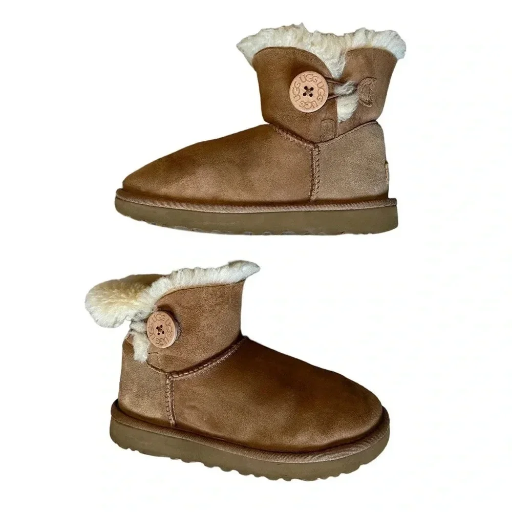 Ugg Mini Boots Bailey Button II Chestnut High Top Sheepskin Boot Women’s Size 5